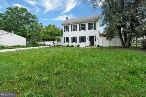 8904 Hickory Hill Ave, Lanham, MD 20706