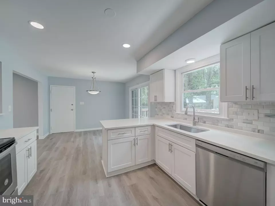 Kitchen - 7207 Robin Hood Dr, Marlboro, MD 20772 photo 3 of 5