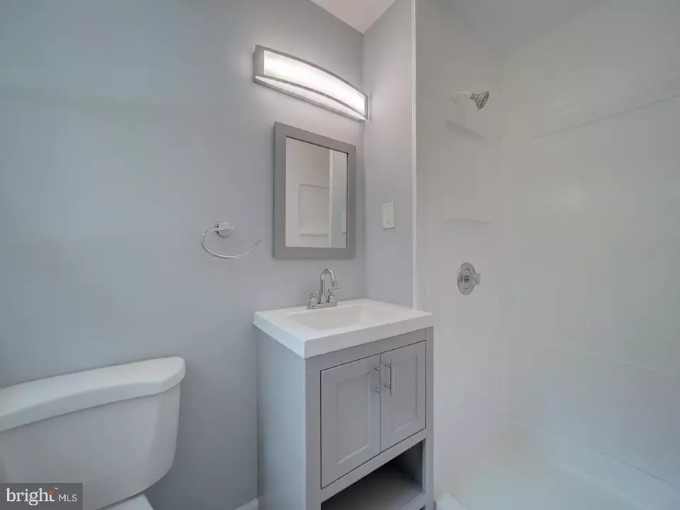 Bath - 7207 Robin Hood Dr, Marlboro, MD 20772 photo 3 of 3