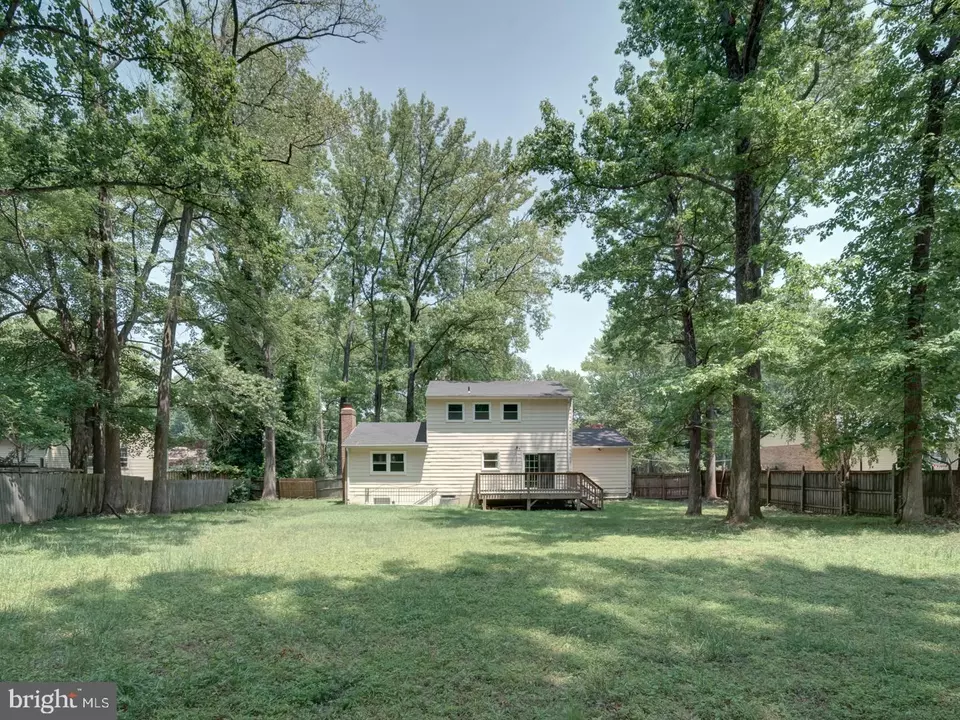 Exterior - 7207 Robin Hood Dr, Marlboro, MD 20772 photo 3 of 7