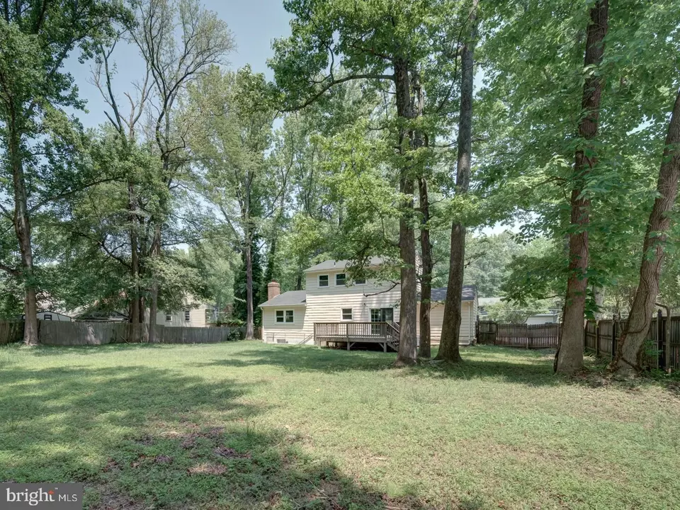 Exterior - 7207 Robin Hood Dr, Marlboro, MD 20772 photo 2 of 7