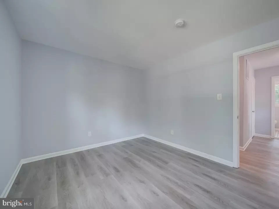 Bedroom - 7207 Robin Hood Dr, Marlboro, MD 20772 photo 4 of 10