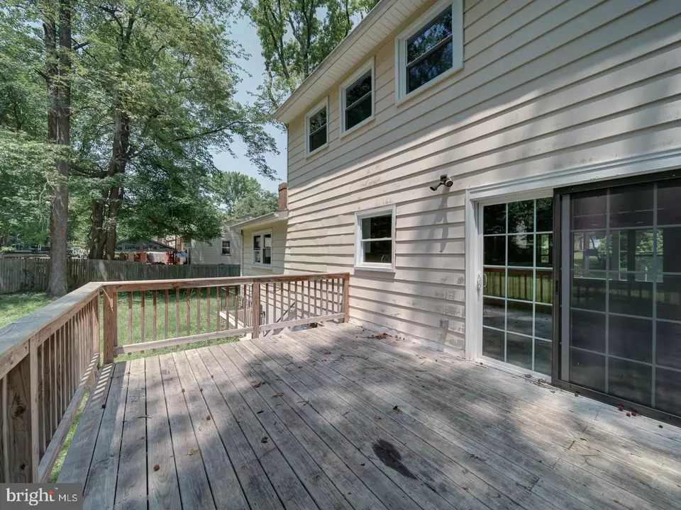 Exterior - 7207 Robin Hood Dr, Marlboro, MD 20772 photo 5 of 7