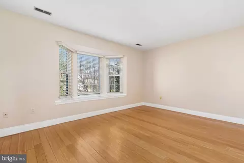 10011 Treetop Ln, Lanham, MD 20706 photo 21