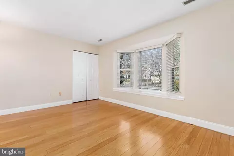 10011 Treetop Ln, Lanham, MD 20706 photo 22