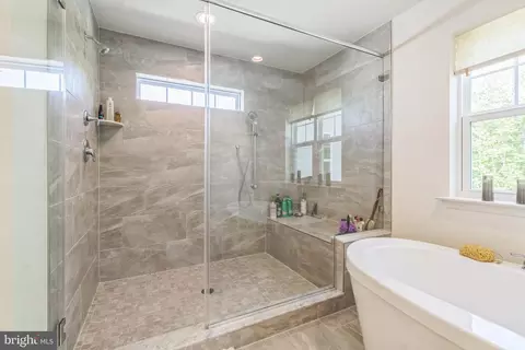 Entry Way - 8604 Cedar Chase Dr, Clinton, MD 20735 photo 7 of 21