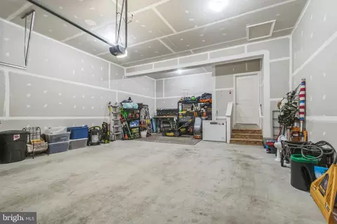 Entry Way - 8604 Cedar Chase Dr, Clinton, MD 20735 photo 17 of 21