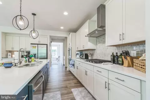Entry Way - 8604 Cedar Chase Dr, Clinton, MD 20735 photo 1 of 21