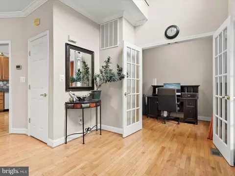 7213 Greenspring Ln, Lanham, MD 20706 photo 3