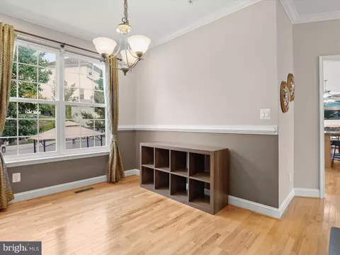 7213 Greenspring Ln, Lanham, MD 20706 photo 9