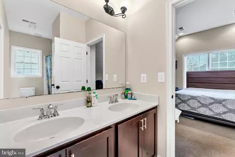 3913 Rolling Paddock Dr, Marlboro, MD 20772 photo 28
