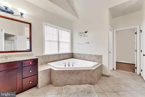 3913 Rolling Paddock Dr, Marlboro, MD 20772 photo 33
