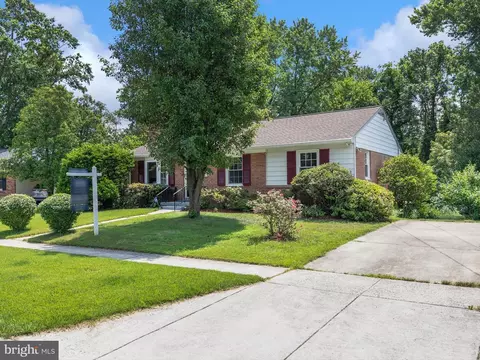 10525 Edgemont Dr, Adelphi, MD 20783