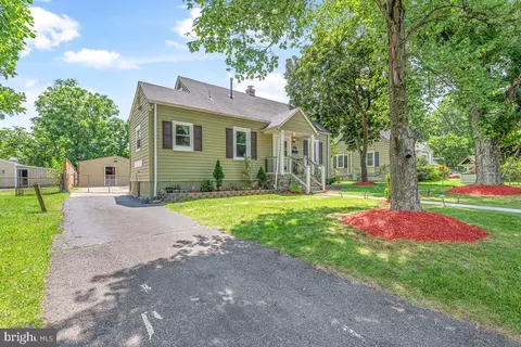 6709 Larches Ct, Suitland, MD 20746