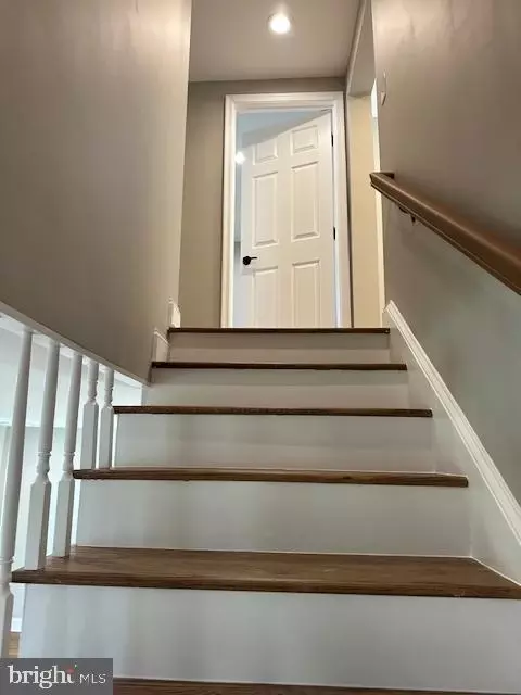 Entry Way - 109 Brashears St, Laurel, MD 20707 photo 4 of 10