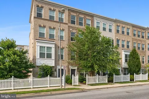 1611 Fernwood Dr, Marlboro, MD 20774
