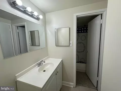 Bath - 1836 Metzerott Rd #206, Hyattsville, MD 20783 photo 1 of 1