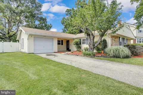 12704 Hoven Ln, Bowie, MD 20716