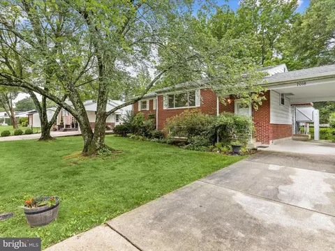 Exterior - 7018 96th Pl, Lanham, MD 20706 photo 9 of 10