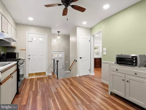Entry Way - 7018 96th Pl, Lanham, MD 20706 photo 2 of 3