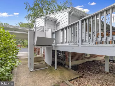 Exterior - 7018 96th Pl, Lanham, MD 20706 photo 8 of 10