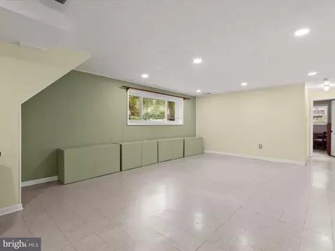 Living - 7018 96th Pl, Lanham, MD 20706 photo 6 of 6