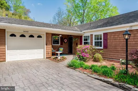 16102 Philmont Ln, Bowie, MD 20716