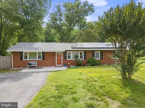 9415 Castle Dr, Marlboro, MD 20772