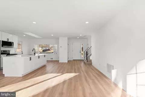 Entry Way - 12016 Montague Dr, Laurel, MD 20708 photo 15 of 17