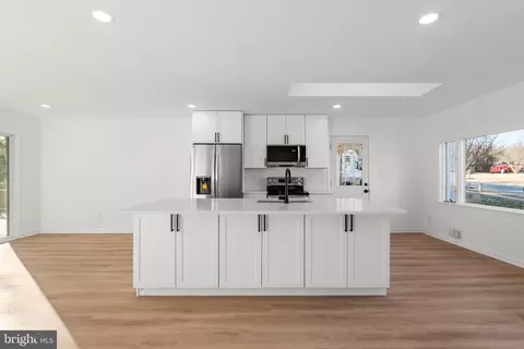 Kitchen - 12016 Montague Dr, Laurel, MD 20708 photo 7 of 8