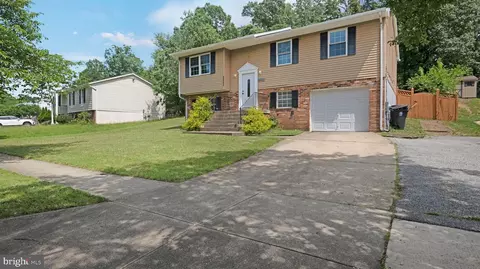 2203 Old Fort Hills Dr, Fort Washington, MD 20744