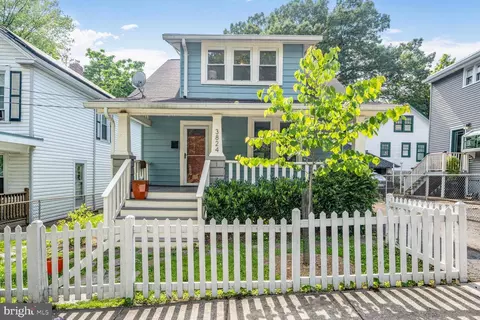 3824 31st St, Mount Rainier, MD 20712