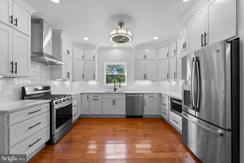 10900 Livingston Rd, Fort Washington, MD 20744