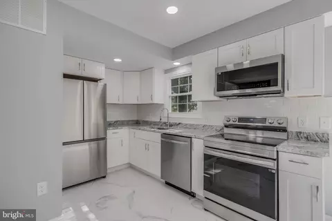 902 Nadine Ct, Landover, MD 20785