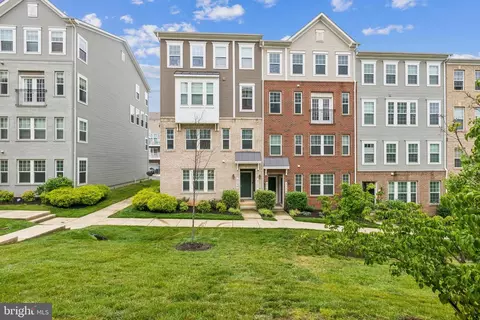 2739 Pinebrook Rd, Hyattsville, MD 20785