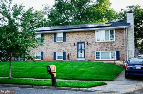 Exterior - 5702 Justina Dr, Lanham, MD 20706 photo 4 of 12