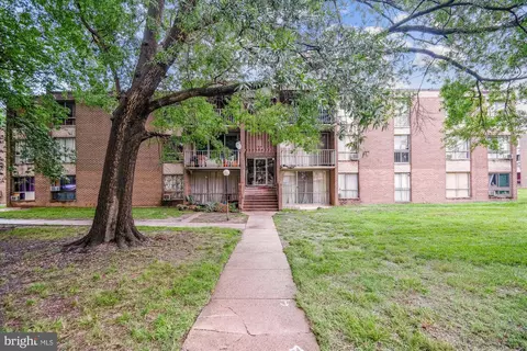 7985 Riggs Rd #5, Hyattsville, MD 20783