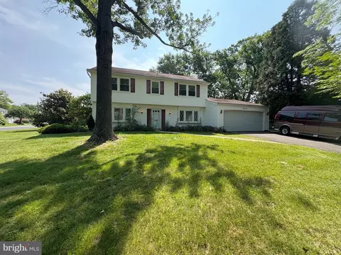 2713 Federal Ln, Bowie, MD 20715
