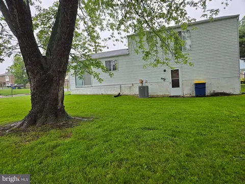 8621 Fulton Ave, Lanham, MD 20706 photo 4