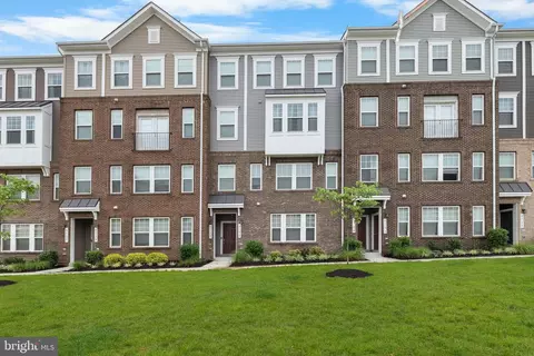 9735 Tealbriar Dr #253, Marlboro, MD 20772