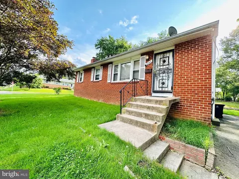 6730 Lamont Dr, Lanham, MD 20706 photo 9