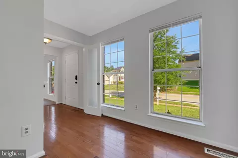 Entry Way - 9802 Fox Run Dr, Clinton, MD 20735 photo 3 of 7