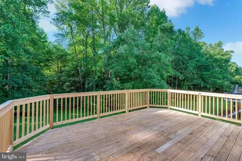 Exterior - 9802 Fox Run Dr, Clinton, MD 20735 photo 4 of 7