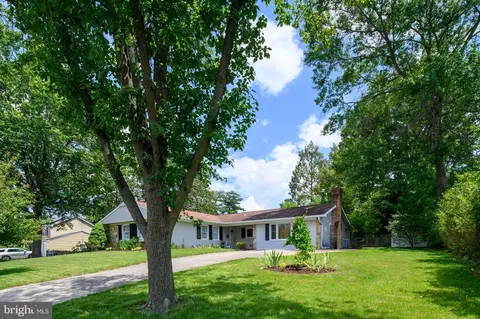 2627 Kennison Ln, Bowie, MD 20715