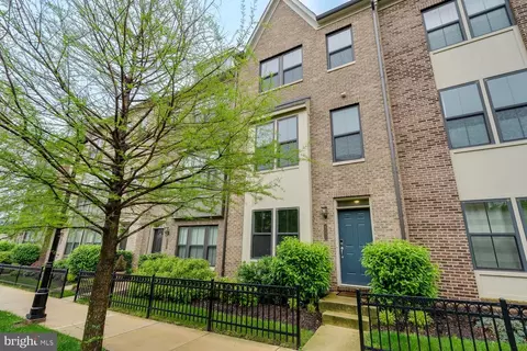 4703 Underwood St, Riverdale, MD 20737