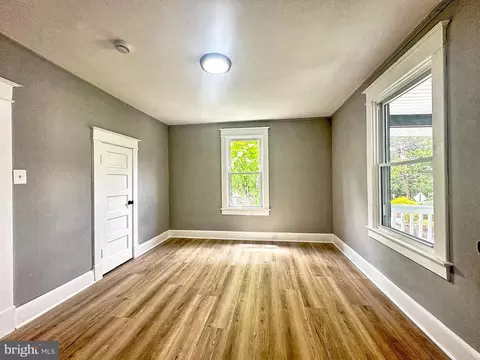 Living - 3109 Bunker Hill Rd, Mount Rainier, MD 20712 photo 1 of 1