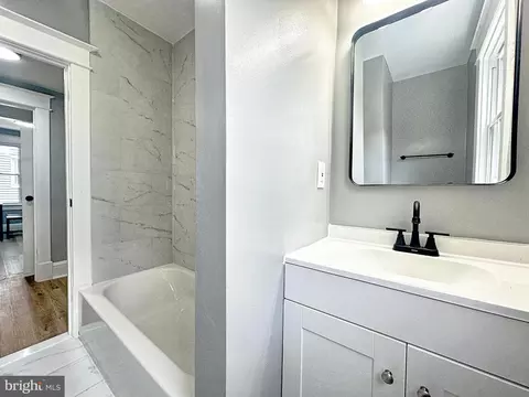Bath - 3109 Bunker Hill Rd, Mount Rainier, MD 20712 photo 2 of 4