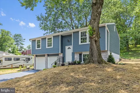 12501 Windbrook Dr, Clinton, MD 20735 photo 2