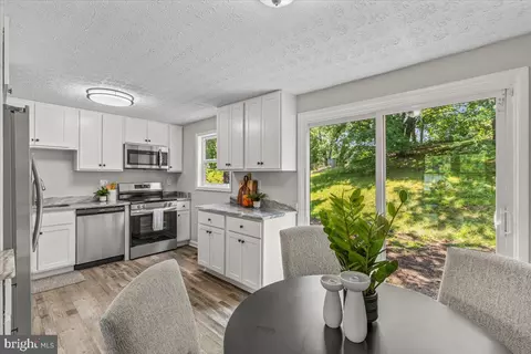 12501 Windbrook Dr, Clinton, MD 20735 photo 8