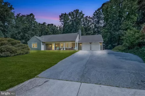 12116 Long Ridge Ln, Bowie, MD 20715